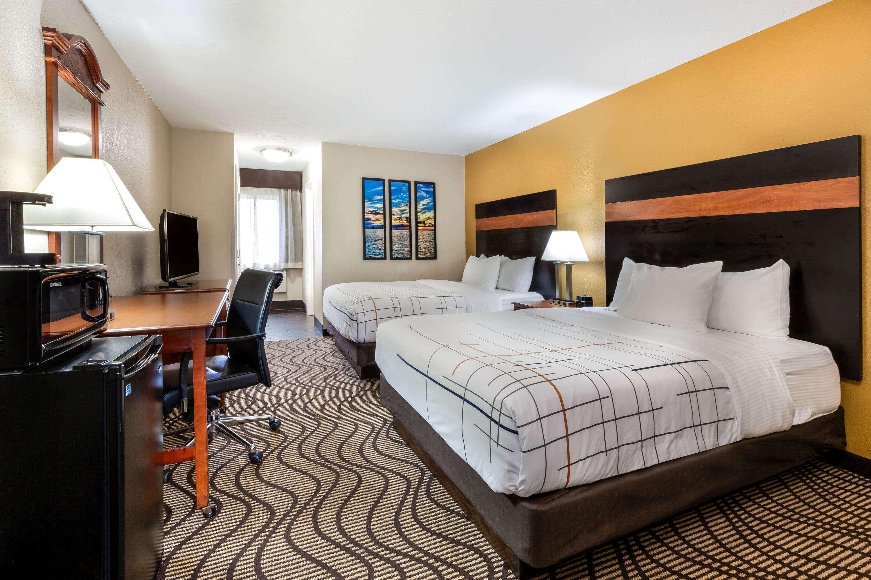 La Quinta Inn By Wyndham Sandusky Near Cedar Point Exterior photo