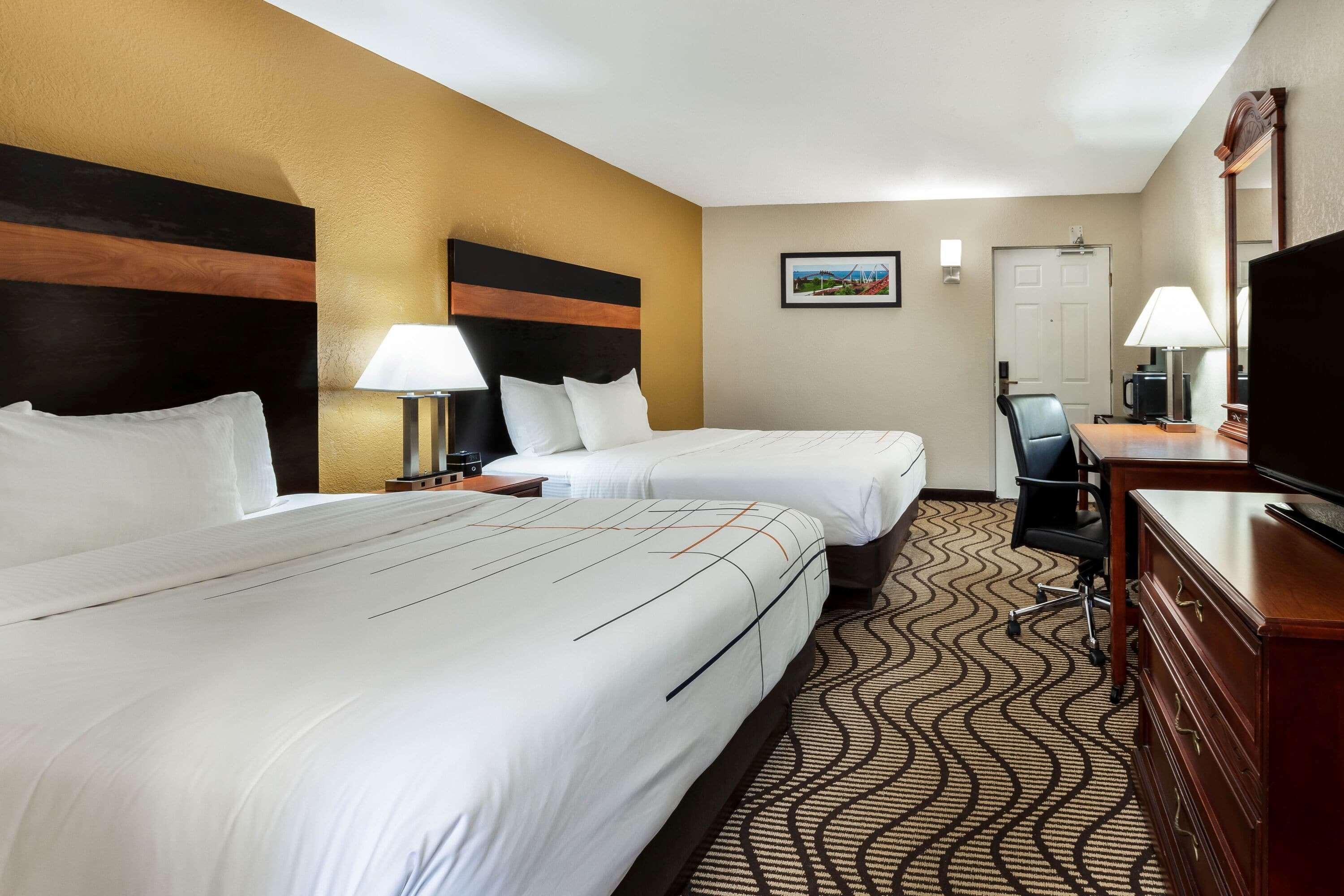 La Quinta Inn By Wyndham Sandusky Near Cedar Point Exterior photo