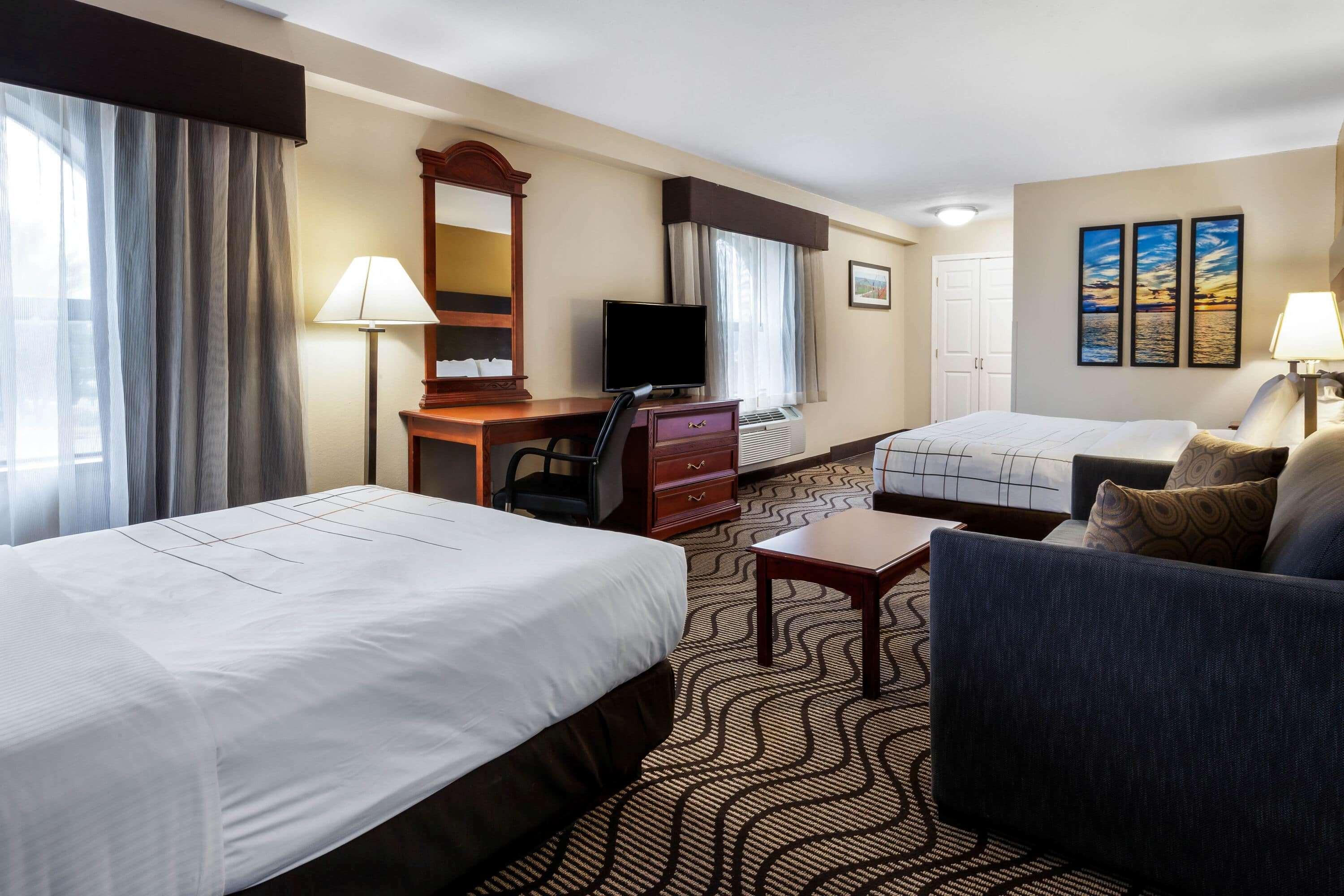 La Quinta Inn By Wyndham Sandusky Near Cedar Point Exterior photo