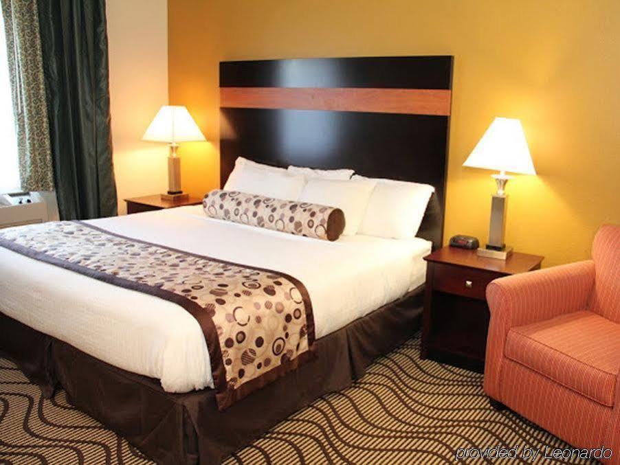 La Quinta Inn By Wyndham Sandusky Near Cedar Point Exterior photo
