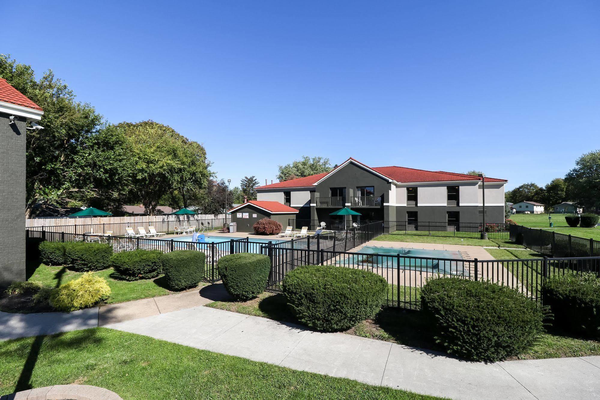 La Quinta Inn By Wyndham Sandusky Near Cedar Point Exterior photo