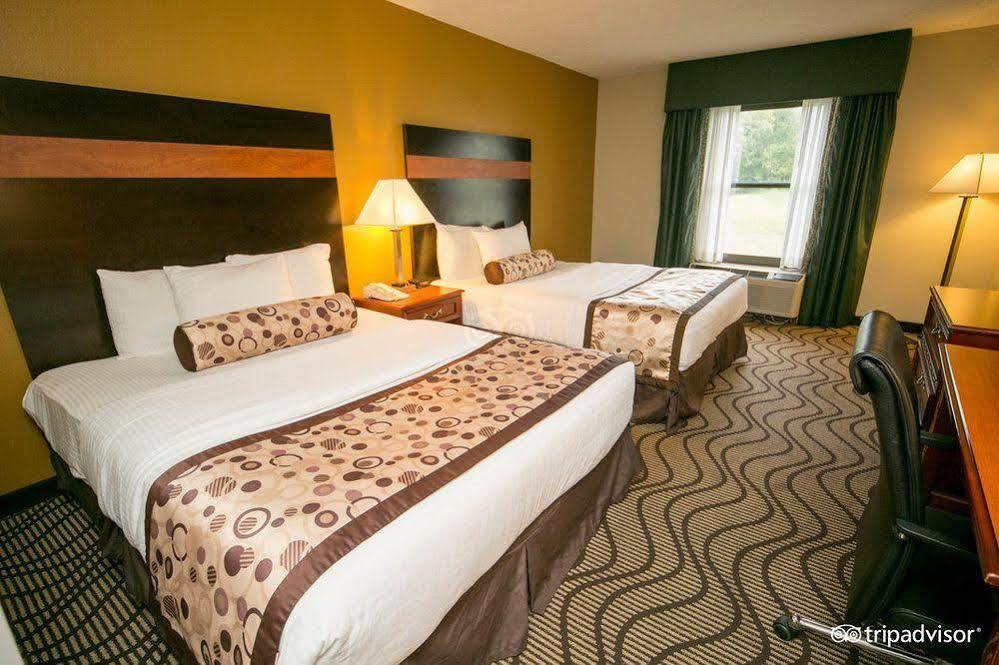 La Quinta Inn By Wyndham Sandusky Near Cedar Point Exterior photo